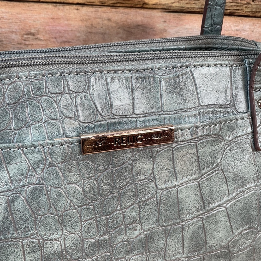 Relic Purse Shoulder Bag Gray - Picture 12 of 16